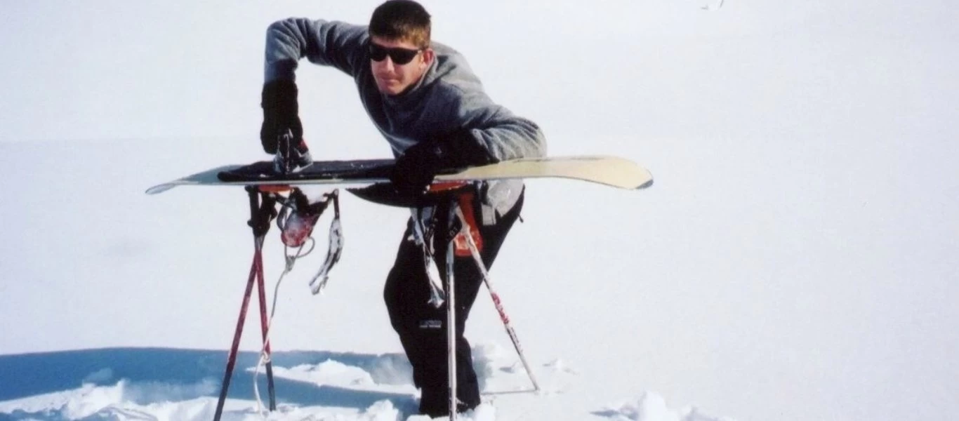 Extreme ironing: Το σιδέρωμα πλέον γίνεται ένα από τα πιο επικίνδυνα σπορ (βίντεο)